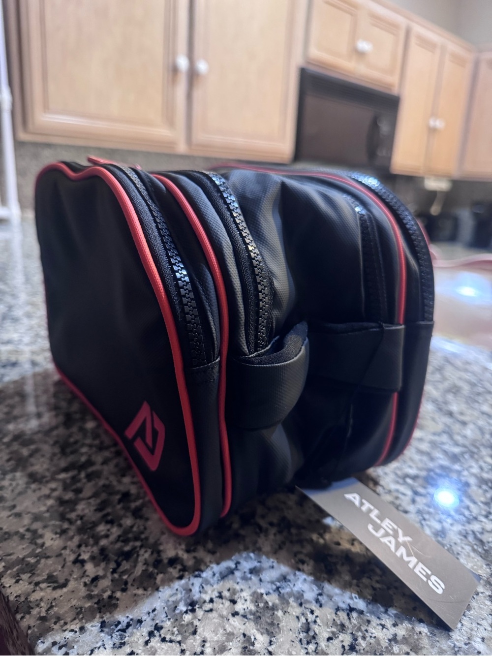 Black and Red Men’s Toiletry Bag